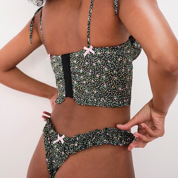 Farrah High-Waist Thong Panty with Strawberry Print - Picture 2 of 5